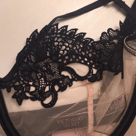 VS Dragon Appliqué Balconet & Cheeky Set 36/34/M-NWT - Picture 7 of 9